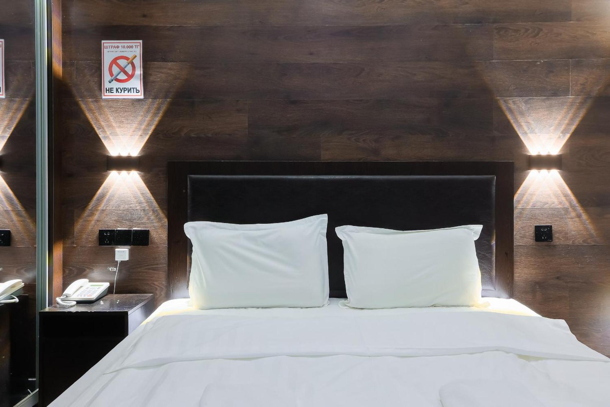 Hotel Vivaldis Алмати Екстер'єр фото