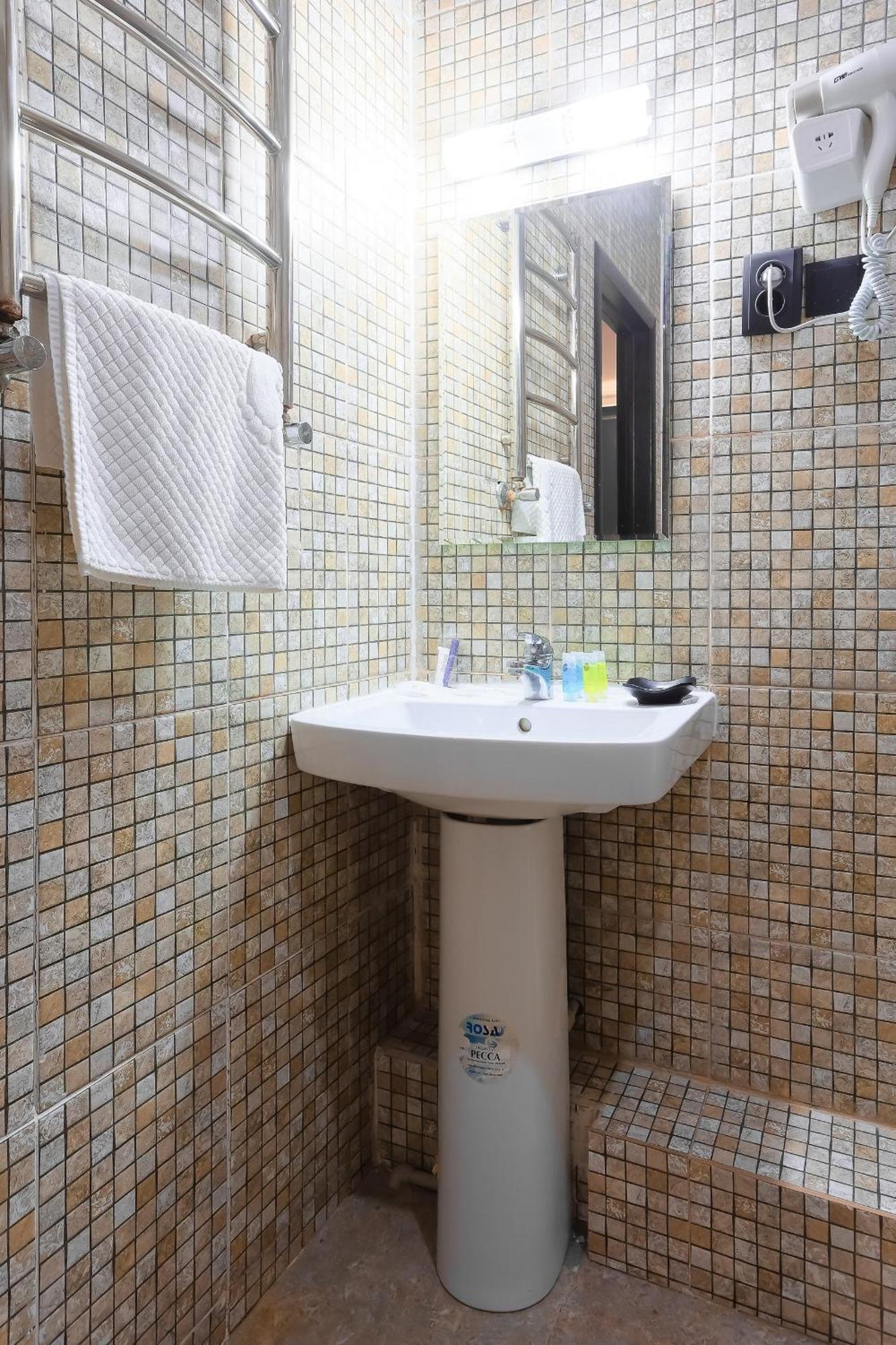 Hotel Vivaldis Алмати Екстер'єр фото